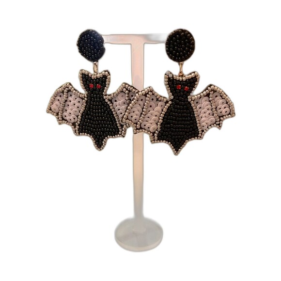 New- Batty Halloween Earrings Black/White Seed Beads White Sequins Lightweight - Picture 1 of 5